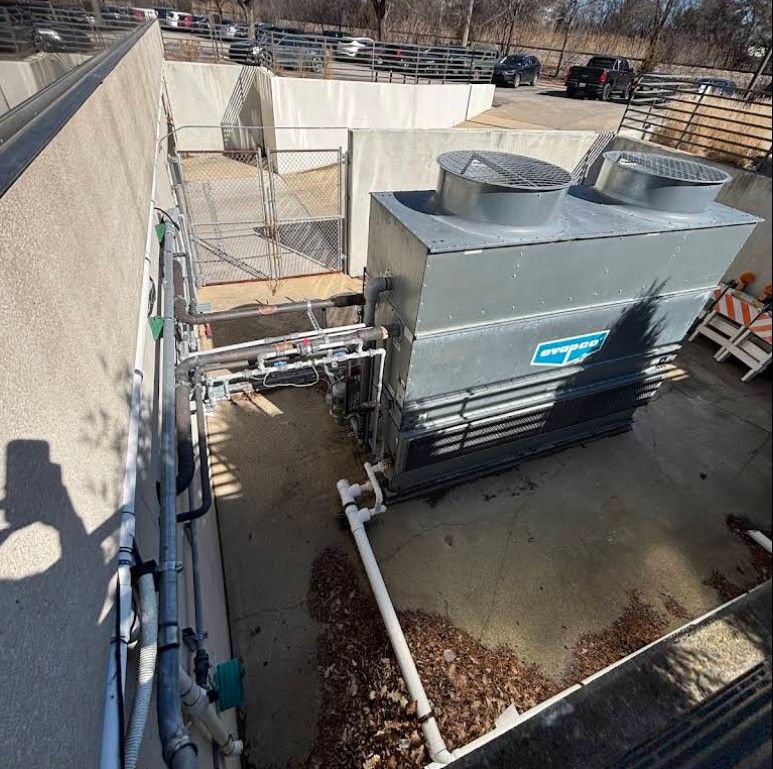 Commercial rooftop HVAC unit on a Chicago building